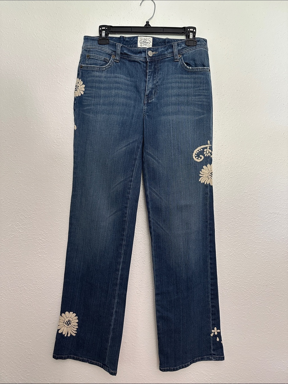White House Black Market “Blanc” Embroidered Straight Leg Jeans
